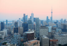 Kanada. Specjalny alert smogowy dla Toronto z powodu pożarów lasów. Zalecono pozostanie w domach