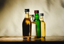 Chcą “małpek” w systemie kaucyjnym. Pierwsze czytanie projektu ustawy o gospodarce opakowaniami i odpadami opakowaniowymi