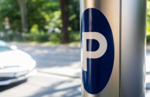 Wyłudzenia przez fałszywe kody QR na krakowskich parkomatach