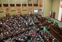 Lex knebel trafi na biurko prezydenta. Szok i niedowierzenie przeciwników Sejm za Lex Knebel