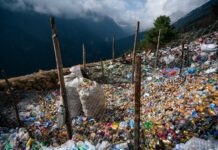 Multimedialne centrum u podnóża Mount Everestu redukuje ilość odpadów śmieci na Mount Evereście