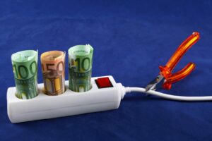 Czy Polacy wiedzą, ile zużywają prądu i ile będzie ich to kosztowało?