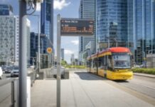 161 nowych wyświetlaczy na warszawskich przystankach