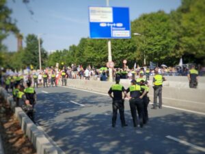 Holandia: Piąty dzień z rzędu aktywiści klimatyczni blokowali autostradę w Hadze