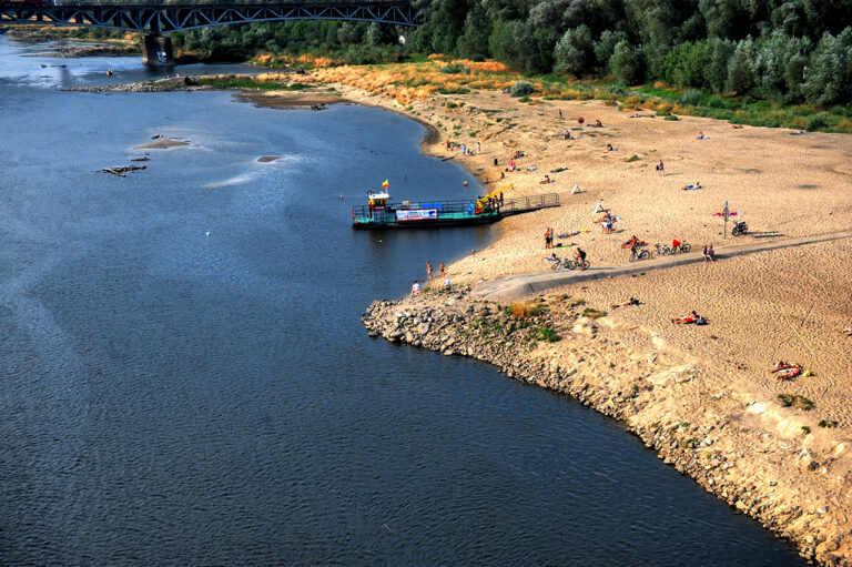 Światowy Dzień Sprzątania: porządek nadwiślańskich plaż w Warszawie