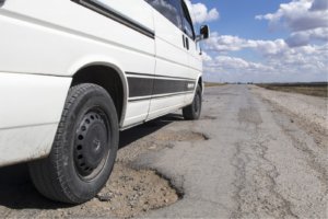 Sztuczna inteligencja bada dziury w drogach