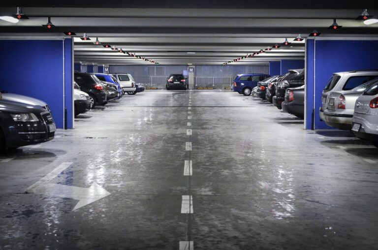 W Kielcach stanie 10 wielopoziomowych parkingów na 3000 miejsc. Mają służyć też jako schrony
