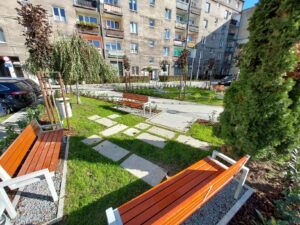 Dwa podwórka w centrum Świdnicy po rewitalizacji