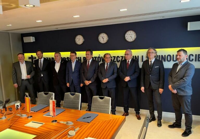 W Szczecinie kosztem 70 mln euro powstanie fabryka wież wiatrowych