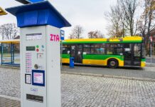 132 solarne biletomaty dla pasażerów Górnośląsko-Zagłębiowskiej Metropolii biletomaty Zarządu Transportu Metropolitalnego