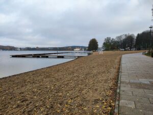Olszyn. Nowe molo nad jeziorem Ukiel już gotowe