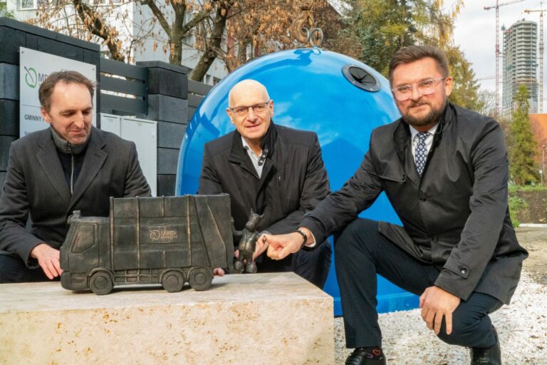 Katowice. Nowa mini rzeźba wita mieszkańców korzystających z przebudowanego punktu MPGK