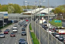 Coraz bliżej Strefy Czystego Transportu w Warszawie Ruch samochodowy w Warszawie