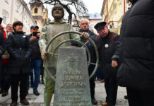 Uroczyste odsłonięcie pomnika żeglarza Henryka Jaskuły w Przemyślu