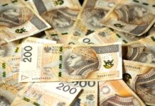 Wzrost wynagrodzeń i uposażeń, w tym kwot bazowych o 20 proc. dla wszystkich pracowników budżetówki
