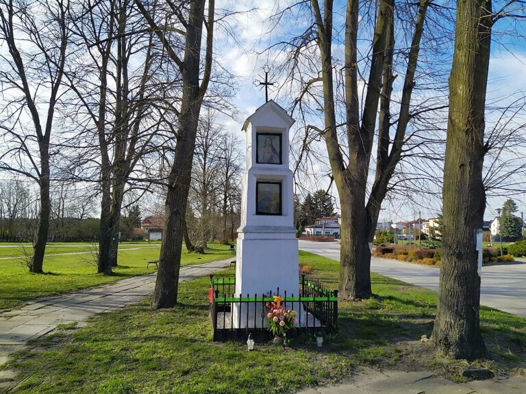 Konkurs. Samorząd woj. łódzkiego dofinansuje renowację zabytków małej architektury