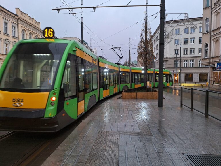 Koniec remontów w centrum i na peryferiach: Poznań wraca na tramwajowe tory