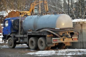 Pracownicy samorządowi kontrolują szamba i umowy