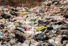 Kalisz. Prokuratura wyjaśnia sprawę porzuconych 2 tys. ton odpadów, które odkryto podczas budowy drogi