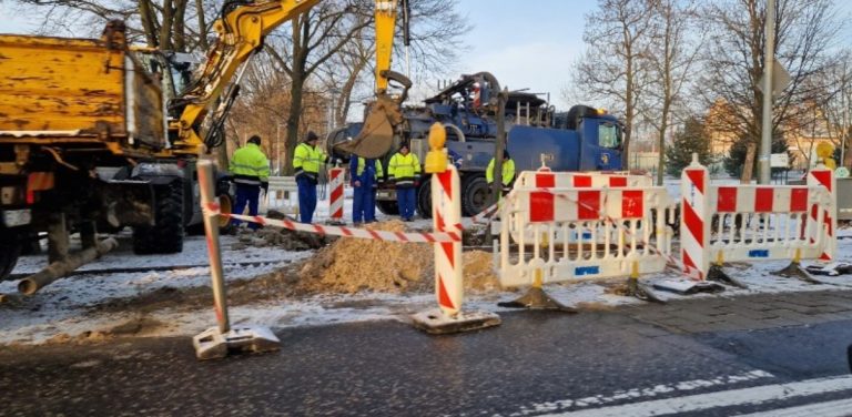 Skutki dużej awarii wodociągowej w Lesznie