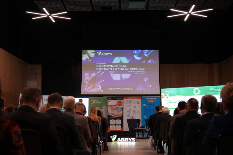 „Selektywna zbiórka, segregacja i recykling odpadów”. Trwa konferencja