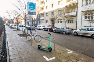Poznań porządkuje hulajnogi elektryczne w przestrzeni miejskiej i wprowadza punkty hop&go