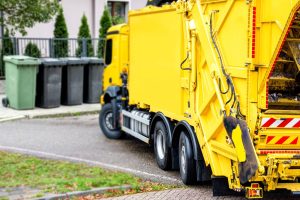 Śląskie. Kierowca śmieciarki oskarżony o śmiertelne potrącenie kobiety