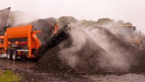 Przetwarzanie osadów ściekowych i odpadów biodegradowalnych. Sztuka kompostowania