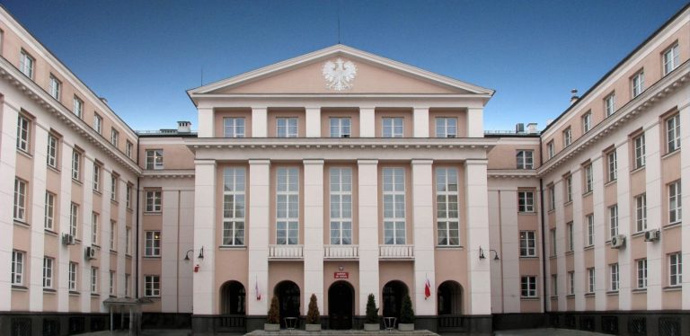 NIK. Zawiadomienia o podejrzeniu popełnienia przestępstwa m.in. przez byłego premiera