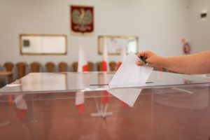 Po wyborach zostanie 3 mln kilogramów banerów do utylizacji