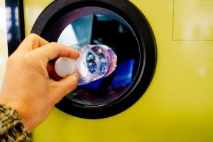 Apel samorządów i organizacji branżowych odrzucony. Start systemu kaucyjnego bez opóźnień