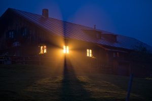 URE: średnie ceny sprzedaży energii elektrycznej w 2023 r. wyższe niż w 2022 r.