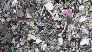 Metal, guma i plastik zamiast aluminium. Nielegalny przewóz odpadów z Niemiec