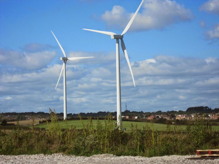 Czy inwestycje w przydomowe elektrownie wiatrowe w Polsce mogą okazać się pułapką?