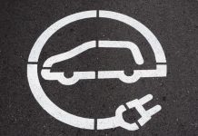 Trzynaście razy więcej elektryków do 2030 roku. Co z ich ładowaniem?