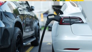 Licznik Elektromobilności: przez 7 miesięcy br. liczba aut elektrycznych wzrosła o 65 proc. rdr