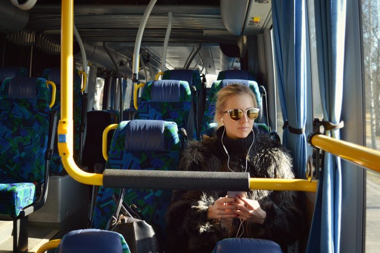 Raport: Polacy mają prawie 417,8 mln zł długów za jazdę bez biletu