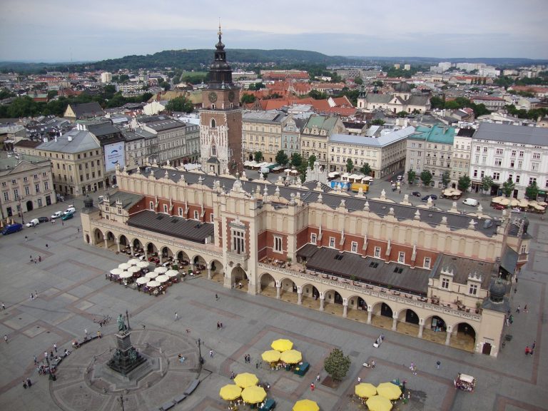 Krakowski Rynek Główny z szansą na zieleń