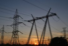 MKiŚ: ponad 100 mld zł spodziewanych nakładów na sieci energetyczne do 2030 r.