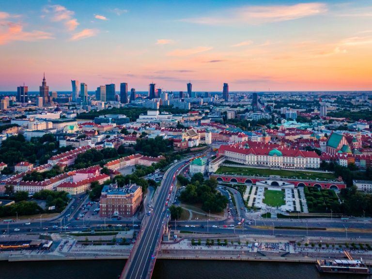 Warszawa 2040 plus. Radni przyjęli uchwałę o sporządzeniu strategii rozwoju miasta