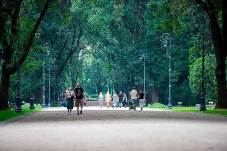 Najpiękniejszy, zdaniem wielu, historyczny warszawski park przechodzi właśnie szereg zmian