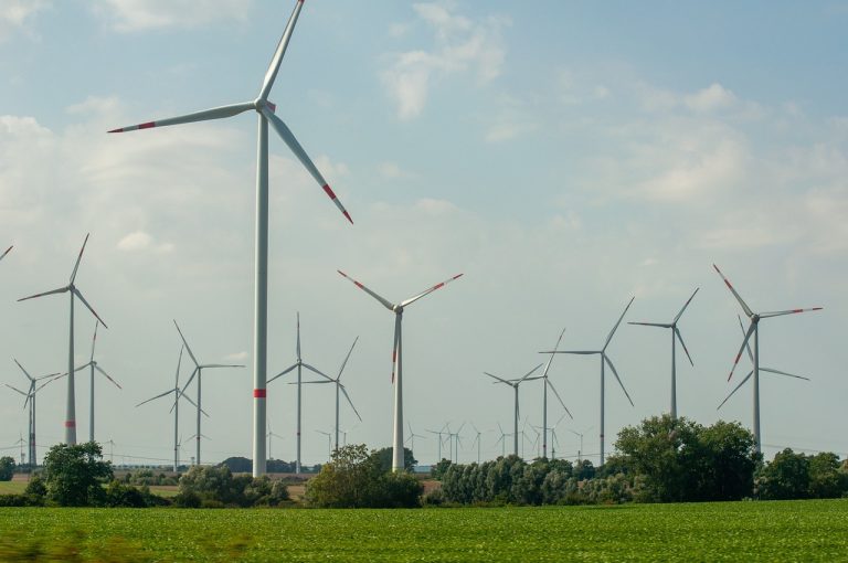 Czy to koniec zasady 10H w polskiej energetyce wiatrowej?