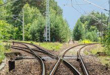 Minister Klimczak: kolej kluczowym elementem konkurencyjności