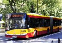 Zwalniani maszyniści PKP Cargo poprowadzą warszawskie autobusy Warszawski autobus