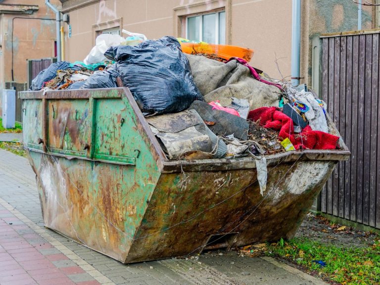 Wojewoda dolnośląski: rozmawiamy z resortem klimatu o miejscu składowania odpadów po powodzi