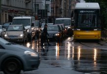 Polski Alarm Hałasowy wzywa rząd do walki ze smogiem akustycznym Ruch drogowy