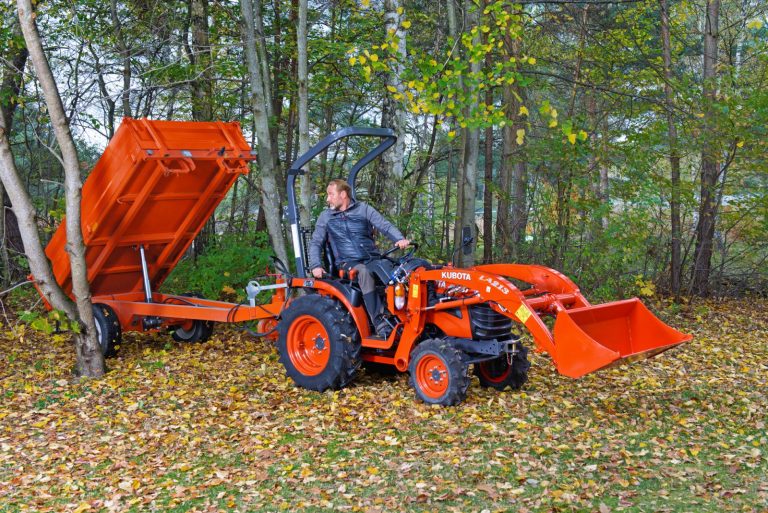 Ciągnik Kubota B1. Idealna maszyna nie tylko na jesień i zimę!