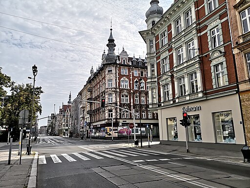 Gliwice inwestują w zmianę organizacji ruchu, dbając o pieszych i rowerzystów