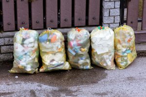 Ilość odpadów w okresie świąt Bożego Narodzenia to poważny problem dla samorządów