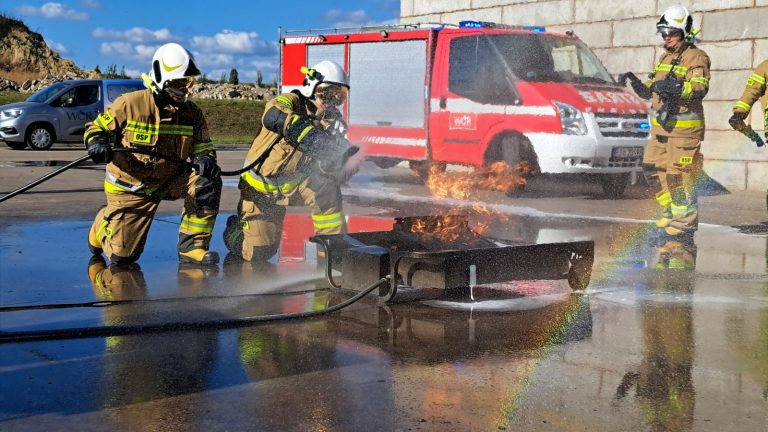 Ćwiczenia przeciwpożarowe w Jarocinie